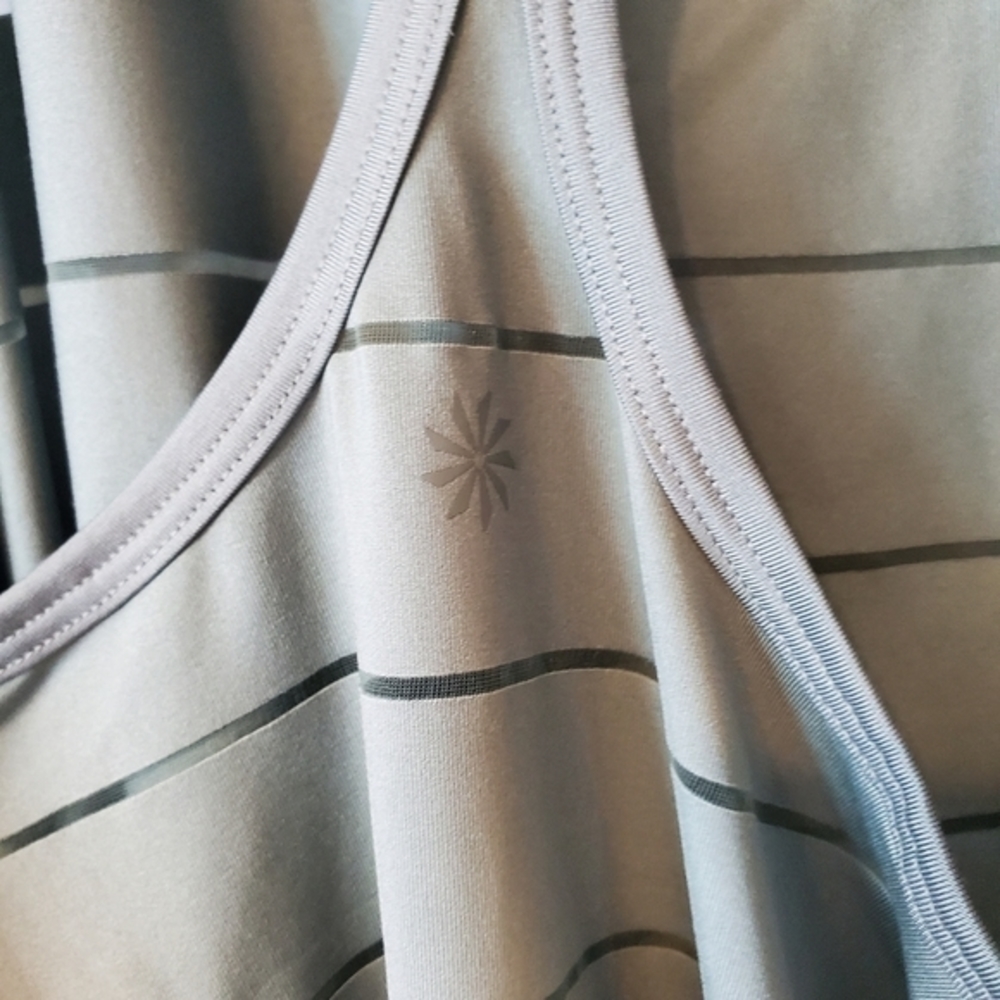 Athleta green workout‎ top - Picture 7 of 7